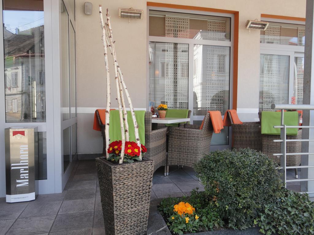 Hotel Bela Krajina Метлика Екстериор снимка
