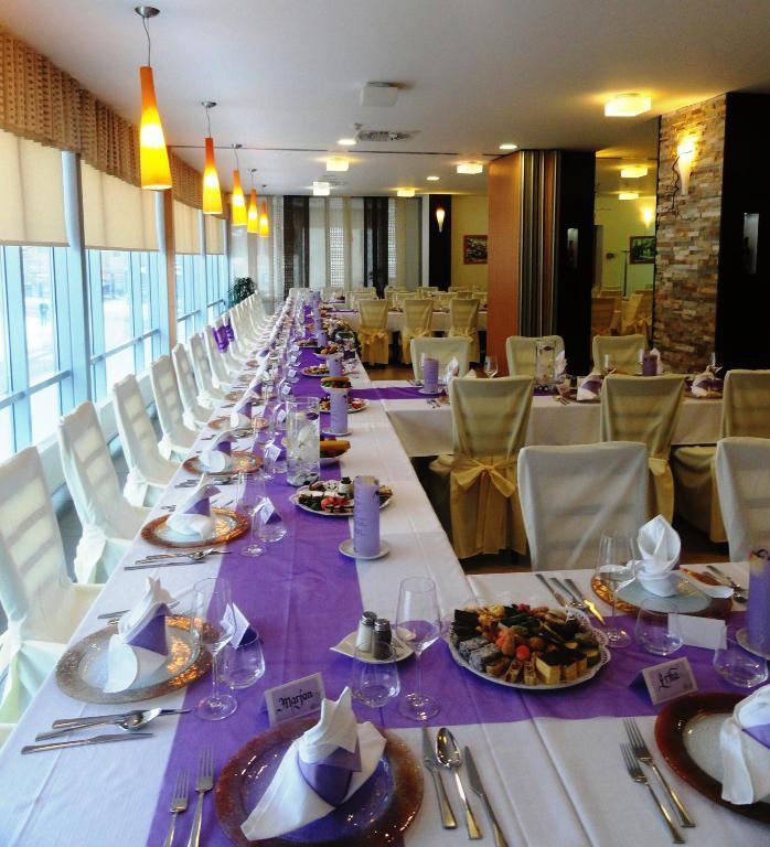 Hotel Bela Krajina Метлика Екстериор снимка